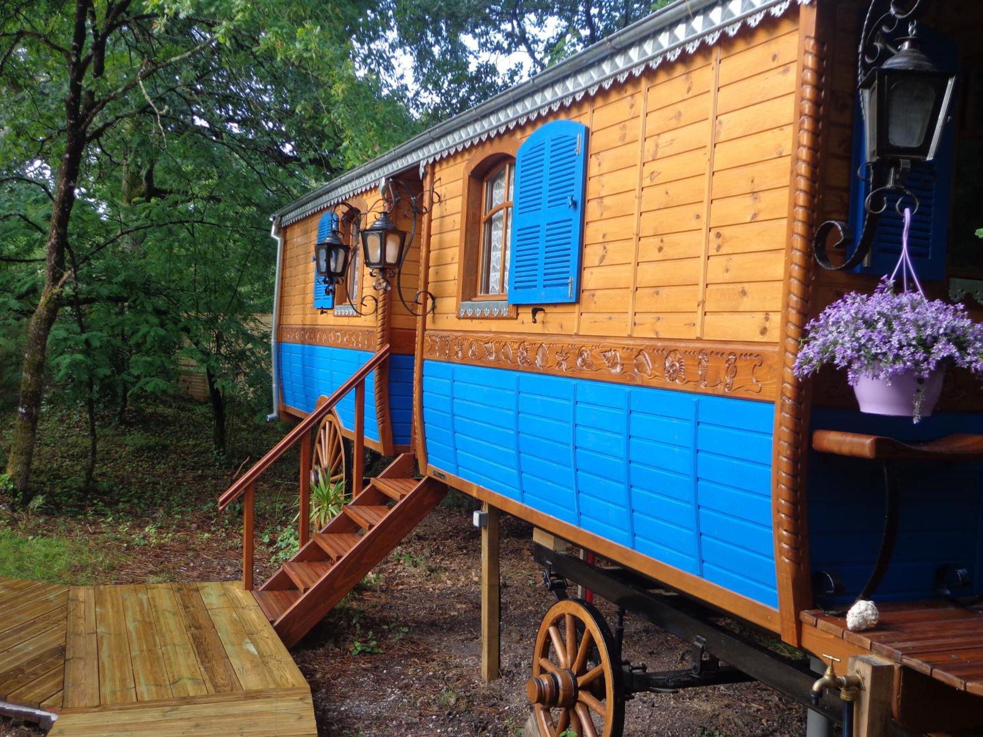 Les Roulottes Vesta Léognan Exterior foto