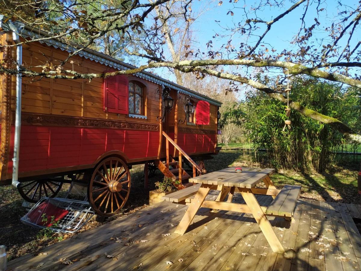 Les Roulottes Vesta Léognan Exterior foto